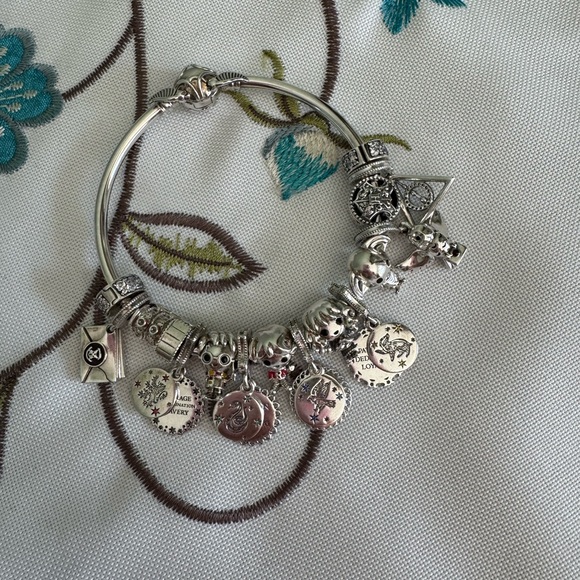 Pandora Harry Potter themed Bangle Bracelet - Picture 4 of 12